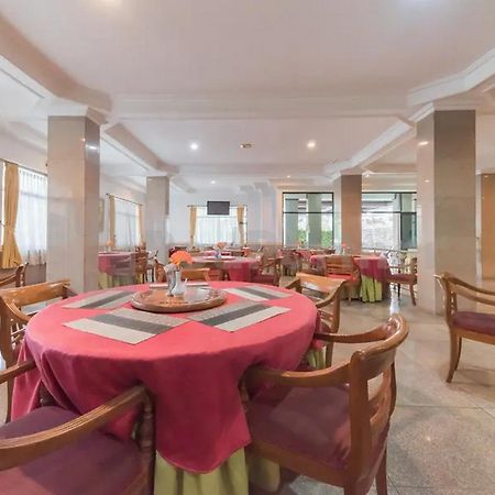 Hotel Ayong Linggarjati Kuningan Mitra Reddoorz エクステリア 写真