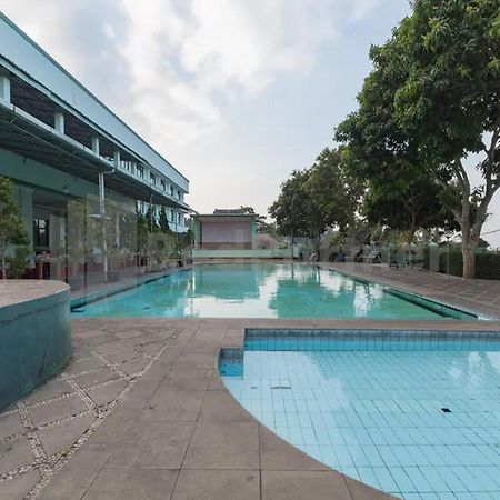 Hotel Ayong Linggarjati Kuningan Mitra Reddoorz エクステリア 写真