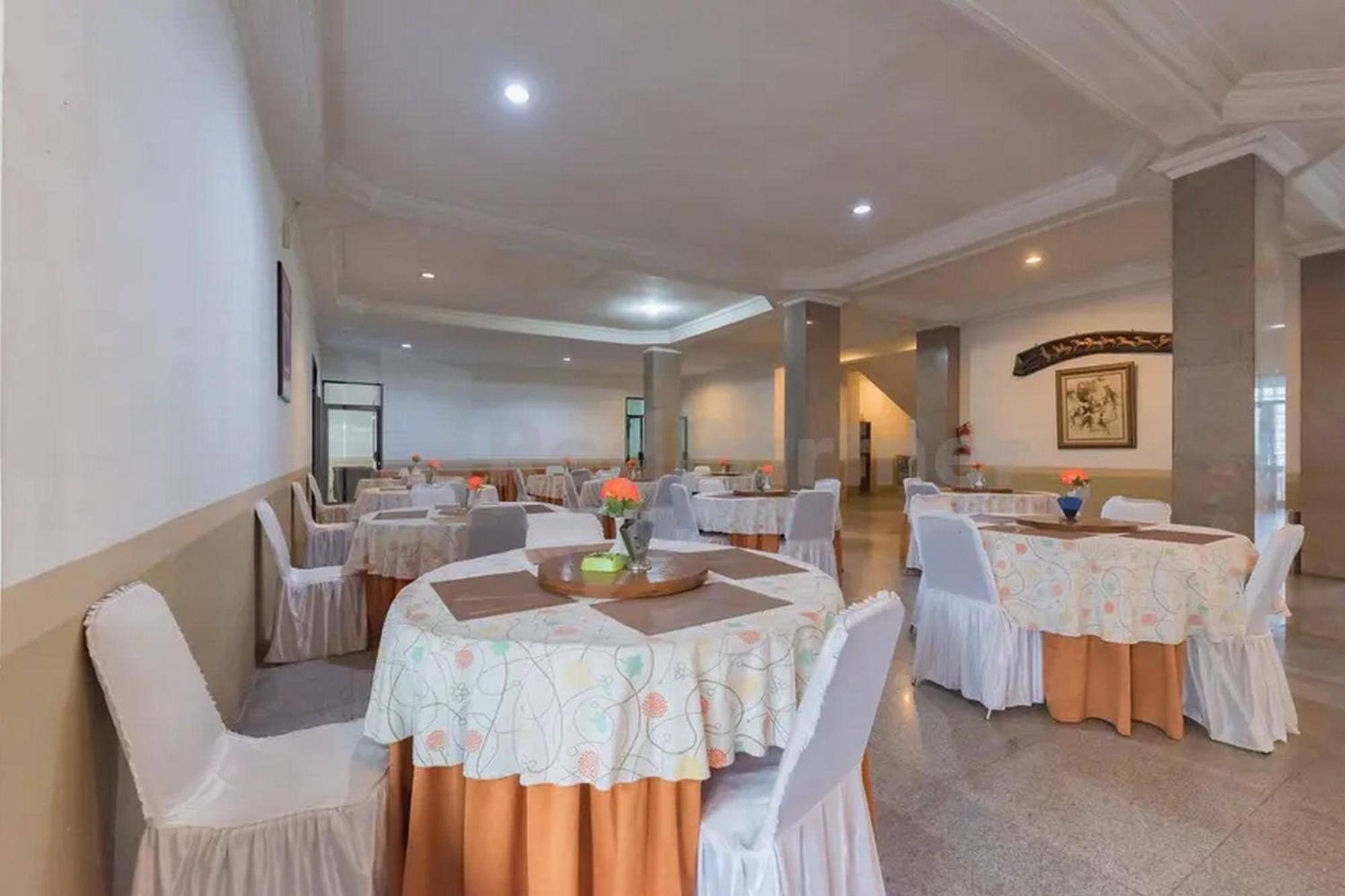 Hotel Ayong Linggarjati Kuningan Mitra Reddoorz エクステリア 写真