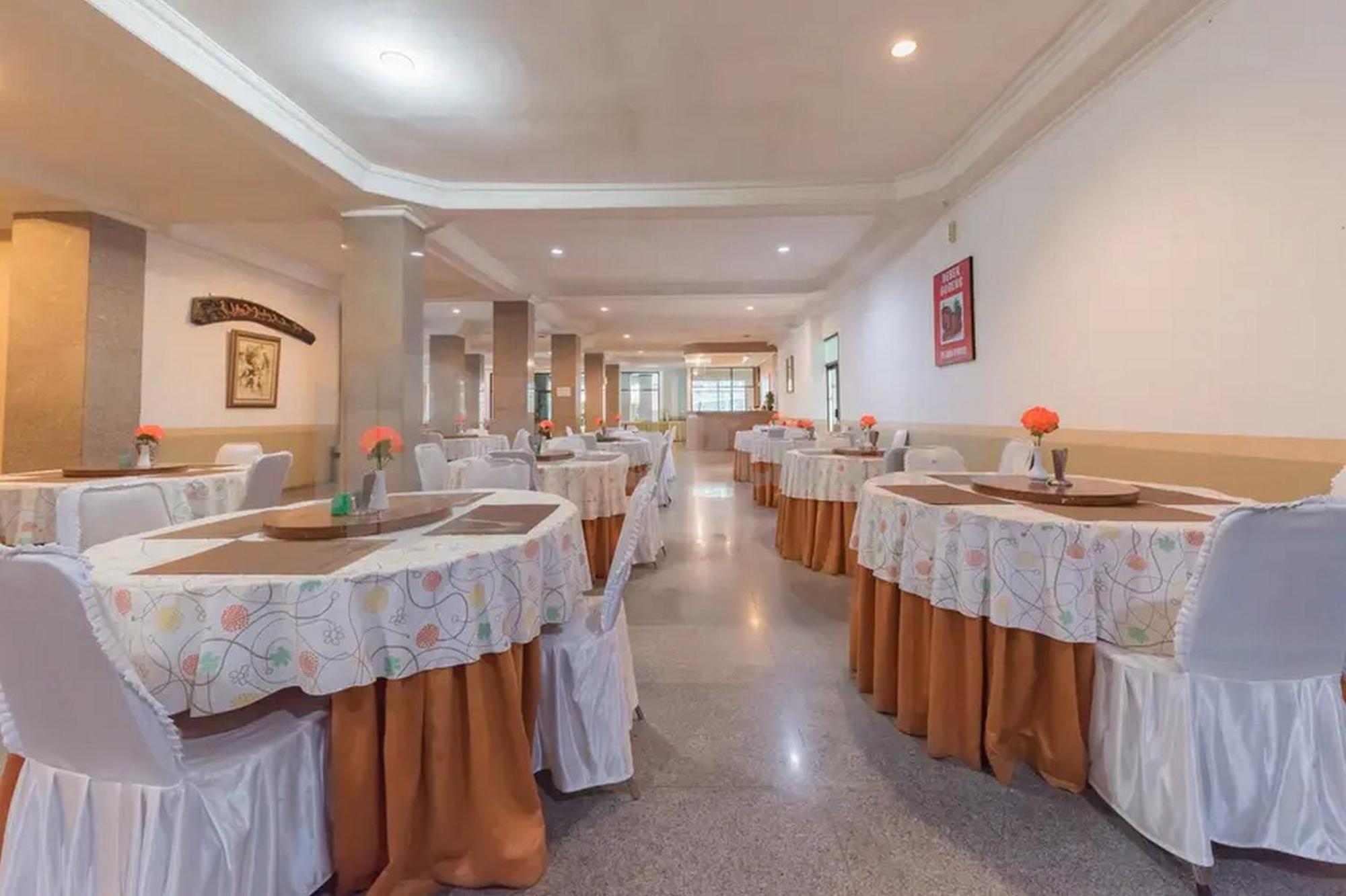 Hotel Ayong Linggarjati Kuningan Mitra Reddoorz エクステリア 写真