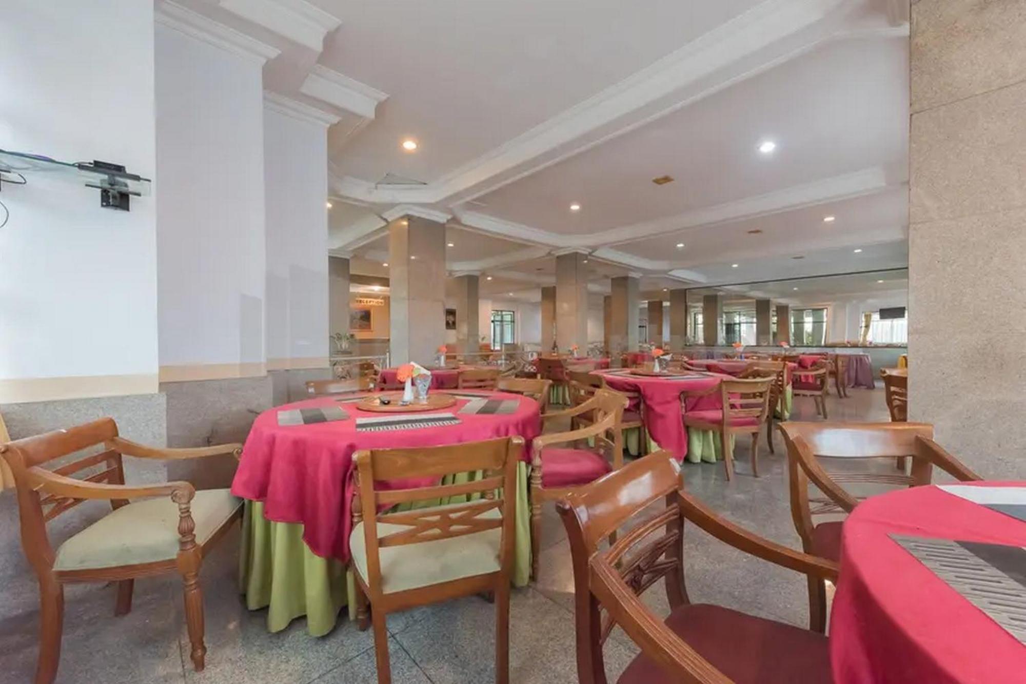 Hotel Ayong Linggarjati Kuningan Mitra Reddoorz エクステリア 写真