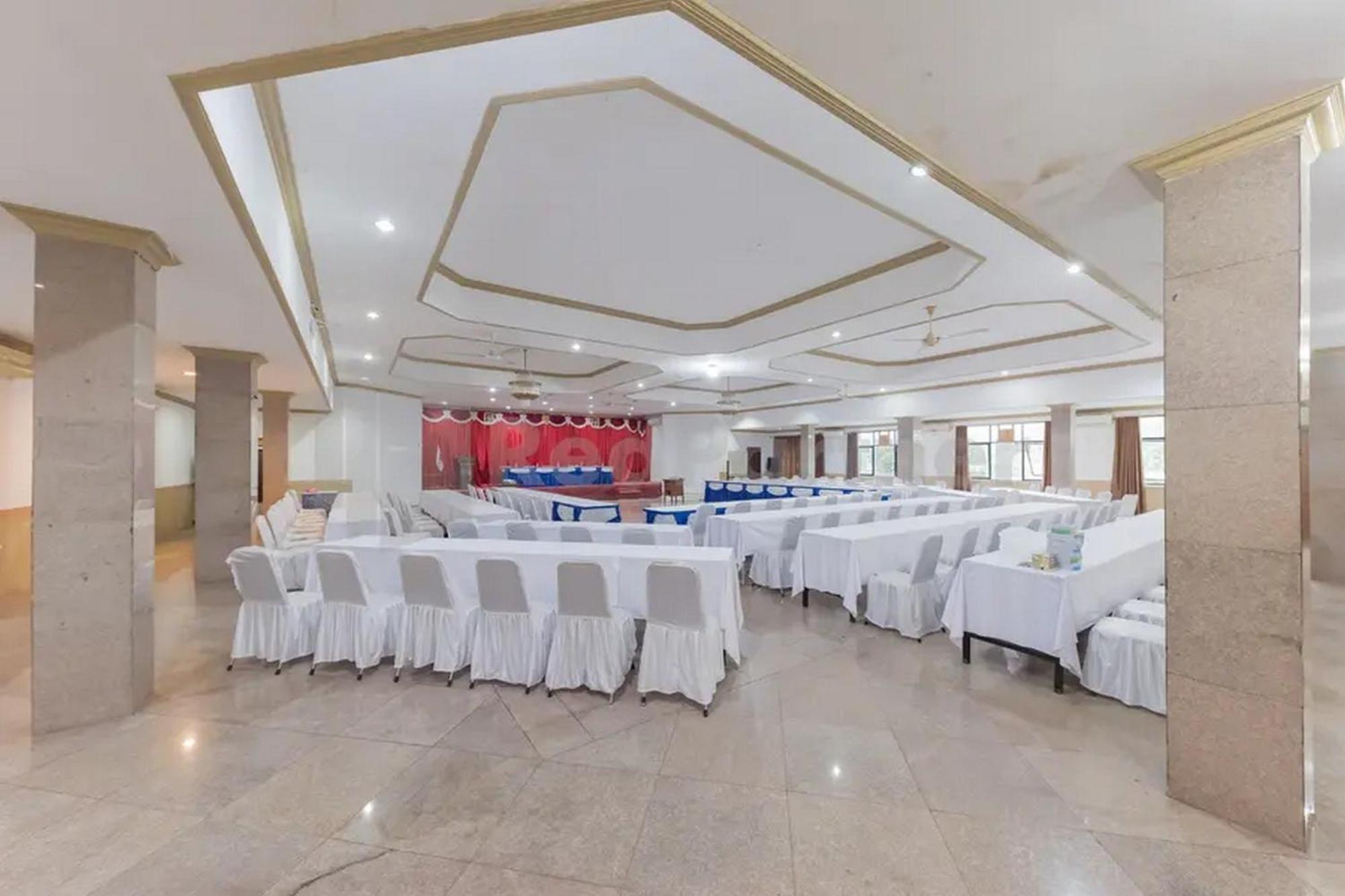 Hotel Ayong Linggarjati Kuningan Mitra Reddoorz エクステリア 写真